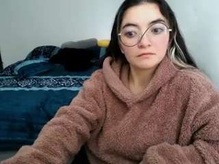 cameliasaenz live cam profile