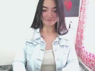 le modèle cameliasaenz est en webcam porno dans un show sur le site camsoda, il possède les tags suivants: ahegao,sexy,natural,nature,nipple piercings,no drinking,no smoking,normal,shaved,ass,solo,spank,tattoos,thick,toys,young adult,moan,lush,lovense,longhair