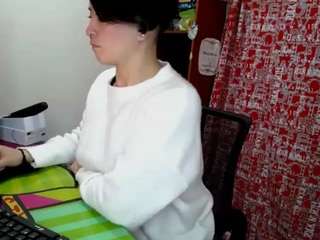 cameliasaenz's live room