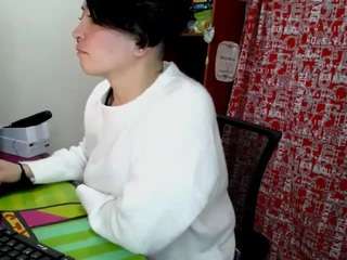 Camelia Saenz live webcam show