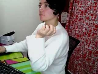 Camelia Saenz live webcam show