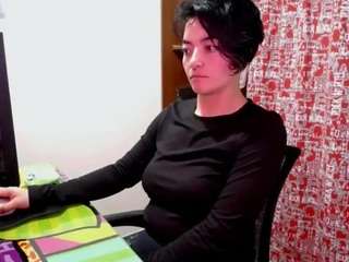 Camelia Saenz live webcam show