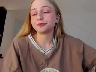 MiaMew's Live Sex Cam Show
