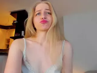 MiaMew's Live Sex Cam Show