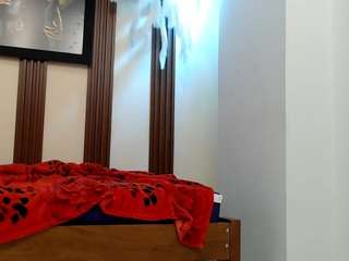 candymind18's CamSoda show and profile