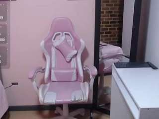 maaggyy's CamSoda show and profile