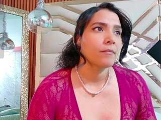 sluttyandmature live webcam show