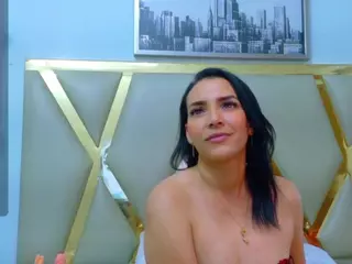 Sexyladyandhot's Live Sex Cam Show
