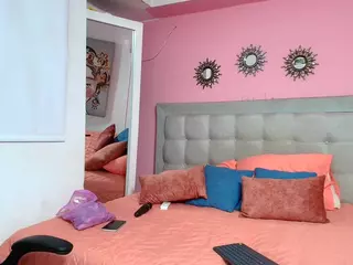 rosariio1's Live Sex Cam Show