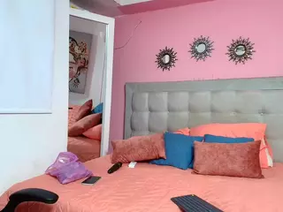 rosariio1's Live Sex Cam Show