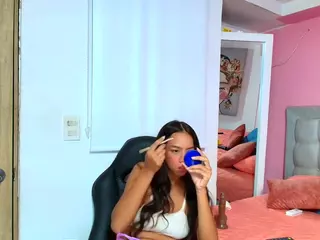 rosariio1's Live Sex Cam Show