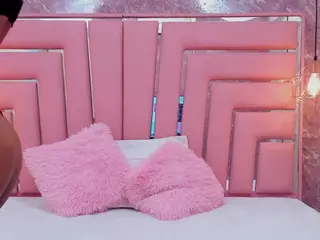 PETIITE-HOT's Live Sex Cam Show
