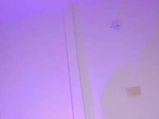 swt-skinny's CamSoda show and profile