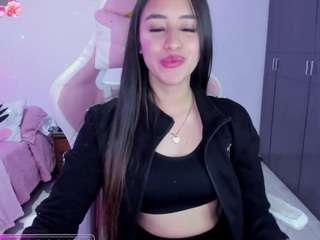 Watch Isa-diamond's steamy live display for captivating sexiness isa-diamond from CamSoda