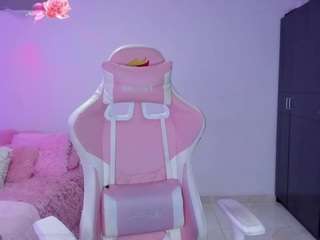 isa-diamond's CamSoda show and profile