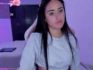 isa-diamond's CamSoda show and profile