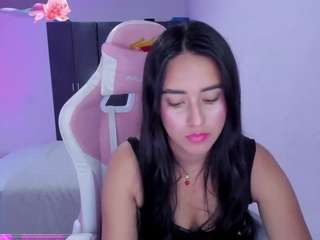 isa-diamond's CamSoda show and profile