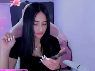 isa-diamond's CamSoda show and profile