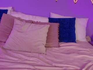 lilou-albrecht's CamSoda show and profile