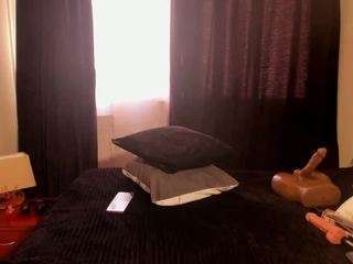 Live webcam model rhondavines on Soda Cams