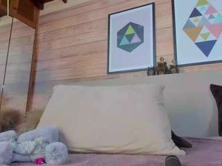 ariafoster's CamSoda show and profile