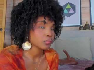 le modèle ariafoster est en webcam porno dans un show sur le site camsoda, il possède les tags suivants: ahegao,shaved pussy,naked,natural,nipples,no drinking,no smoking,orgasm,pussy,ride torso,skinny,lovense,spank,striptease,tattoos,teen-18,tiny tits,toys,twerk,twerking