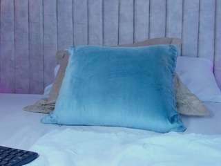 lea-gray's CamSoda show and profile