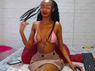 sexybellaa22 Live Webcam on CamSoda