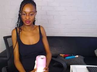 Live cam show with Prinklepeaches5521