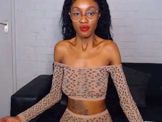 sexybellaa22 Live Webcam on CamSoda