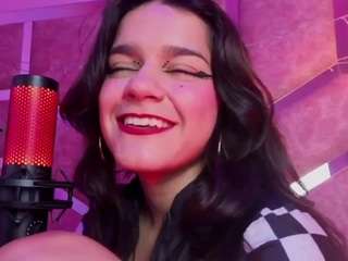 valeriekay1 webcam model