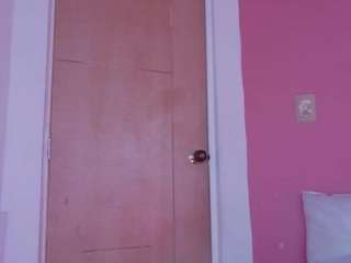 le modèle donnabeella est en webcam porno dans un show sur le site camsoda, il possède les tags suivants: anal,role play,milf,milk,natural,nature,orgasm,petite,pov,pussy,ride torso,shaved pussy,ass,smoking,spank,squirt,squirter,strip,tattoos,tease