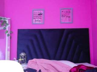 donnabeella's CamSoda show and profile