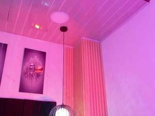 DonnaBeella live cam preview