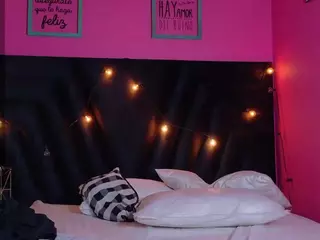 DonnaBeella's Live Sex Cam Show