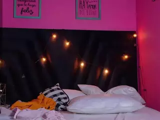 DonnaBeella's Live Sex Cam Show