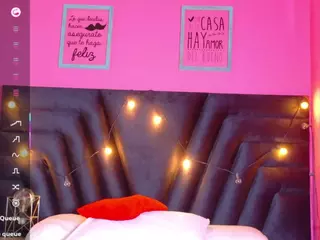 DonnaBeella's Live Sex Cam Show
