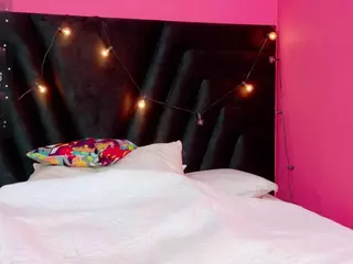 DonnaBeella's Live Sex Cam Show
