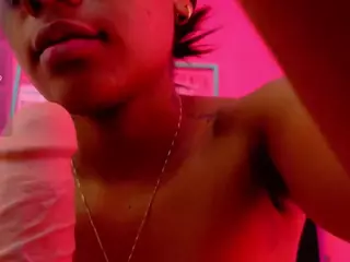 DonnaBeella's Live Sex Cam Show
