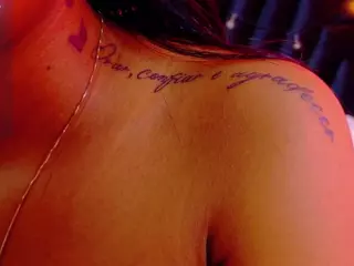 DonnaBeella's Live Sex Cam Show