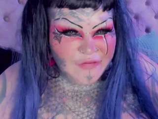 v-enuuus