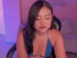 le modèle gabriellalee est en webcam porno dans un show sur le site camsoda, il possède les tags suivants: average,black hair,blowjob,brown eyes,cock-rating,cowgirl,dildo-or-vibrator,erotic-dance,facial piercings,no drinking,no smoking,big tits,hd,petite