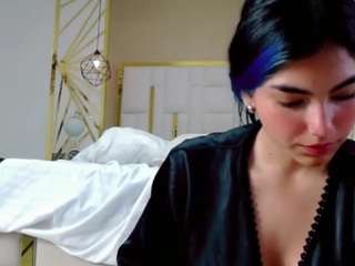 Live Sex Chat with lissiehiltton (@lissiehiltton)