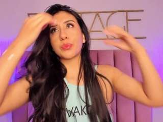 Explore Stacychase's adorable live show for enticing hotness stacychase from CamSoda