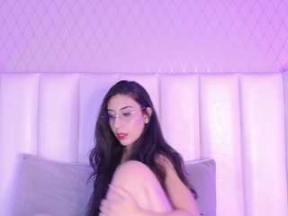 stacychase's CamSoda show and profile
