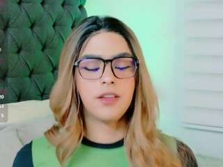 sweettcamila699 webcam
