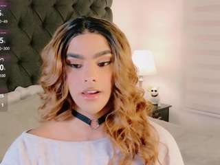 sweettcamila699 live cam profile