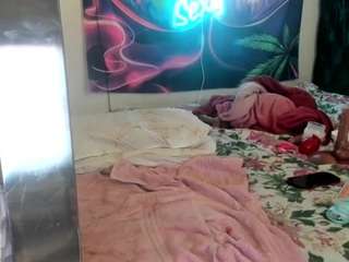 tinasnoww's CamSoda show and profile