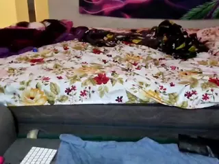 Tinasnoww's Live Sex Cam Show