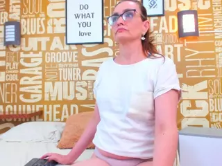 VickyMature's Live Sex Cam Show
